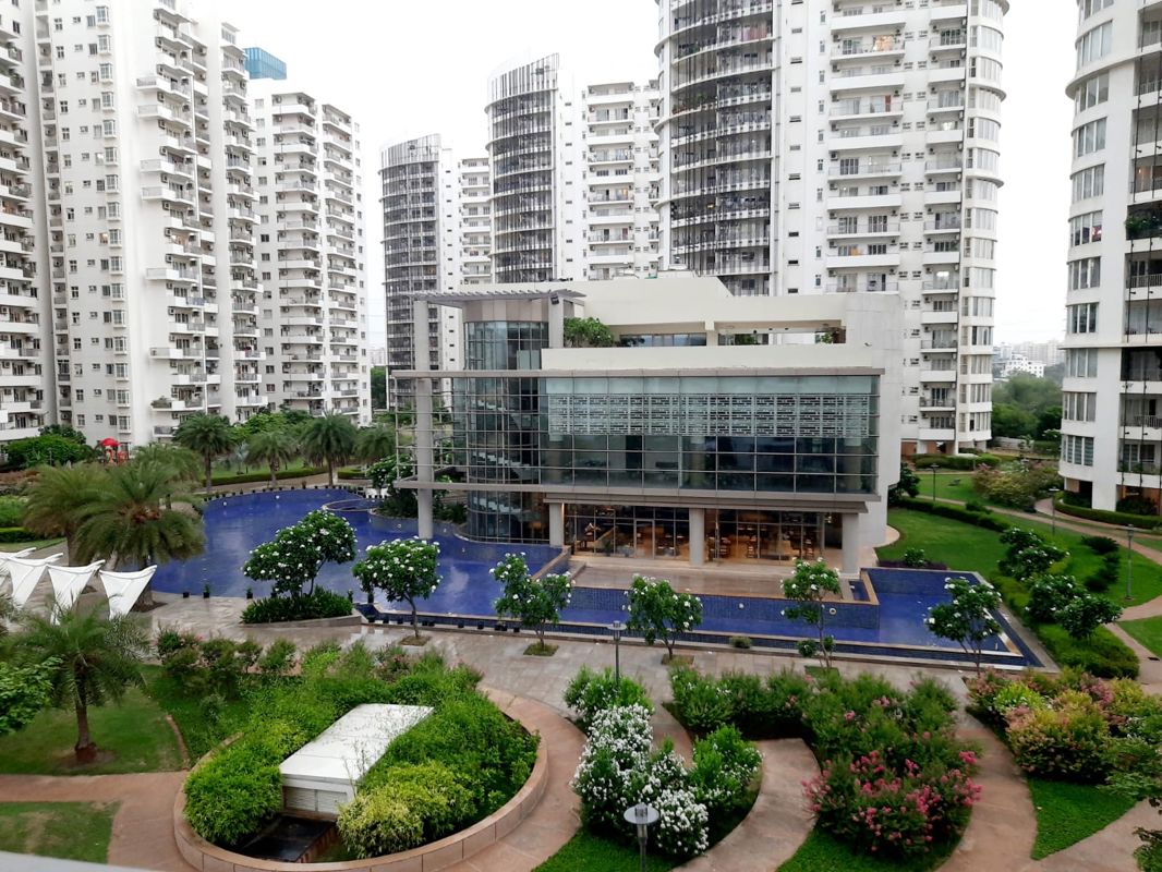 3 BHK for rent in Sector 66, Gurugram — semi-furnished — 1950 sq.ft — Emaar MGF The Palm Drive Villas