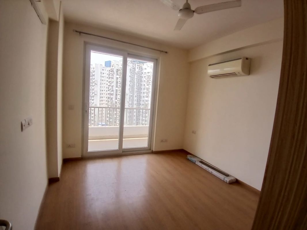 3 BHK for rent in Sector 66, Gurugram — semi-furnished — 1920 sq.ft — Emaar MGF Garden Terraces