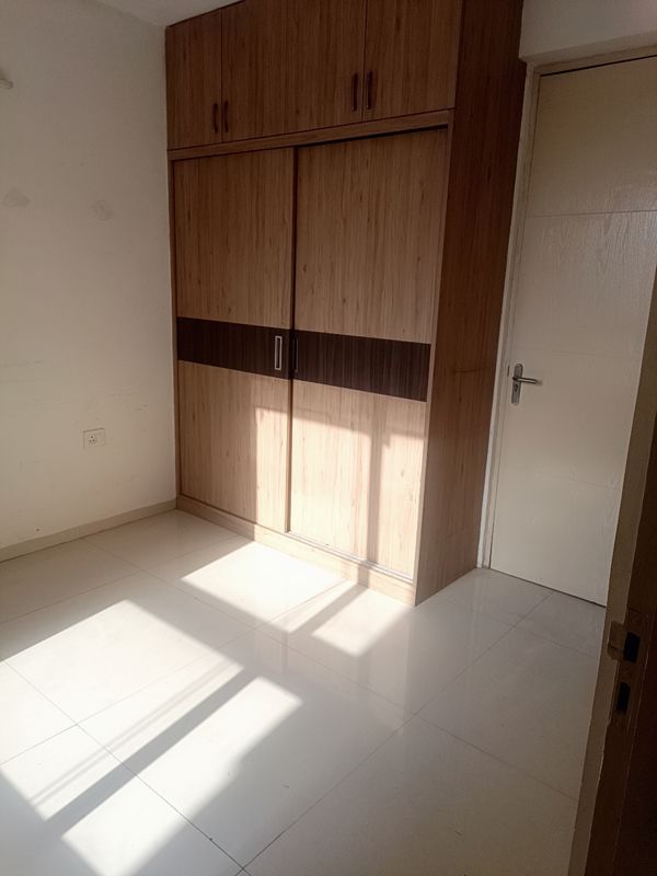 3 BHK for rent in Sector 66, Gurugram — semi-furnished — 1860 sq.ft — Ireo Uptown