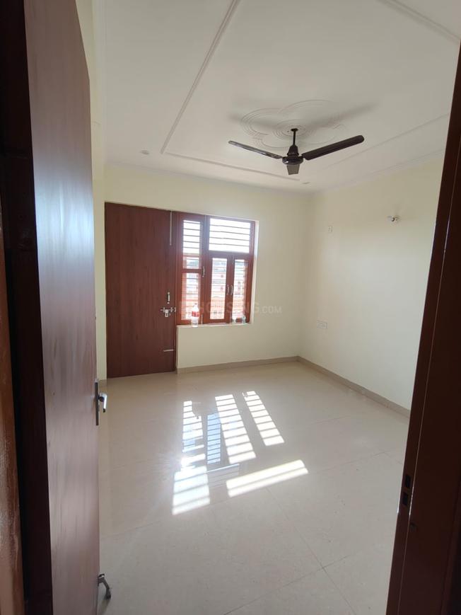 3 BHK for rent in Sector 7, Gurugram — semi-furnished — 2200 sq.ft