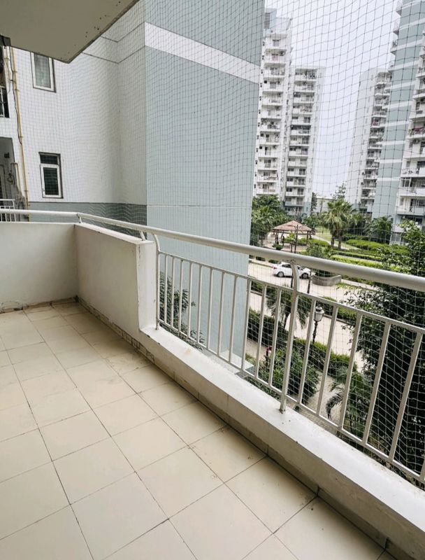 3 BHK for rent in Sector 70a, Gurugram — semi-furnished — 2010 sq.ft — AIPL The Peaceful Homes