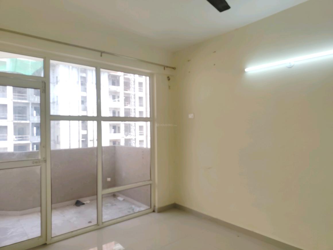3 BHK for rent in Sector 70A, Gurugram — semi-furnished — 700 sq.ft — Pyramid Altia