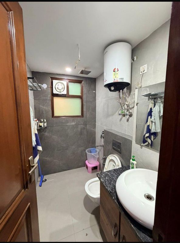 3 BHK for rent in Sector 70a, Gurugram — semi-furnished — 1830 sq.ft — Paras Irene