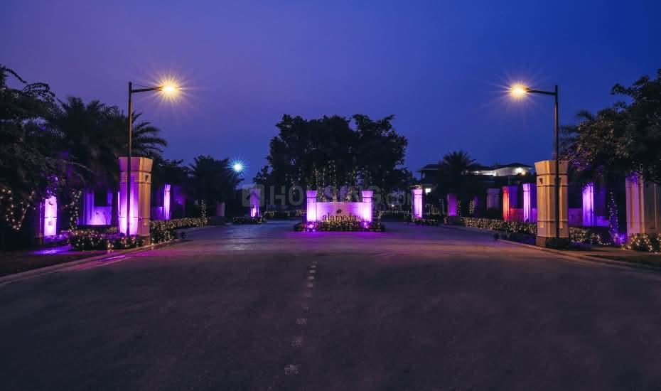 3 BHK for rent in Sector 73, Gurugram — semi-furnished — 1800 sq.ft — DLF Alameda
