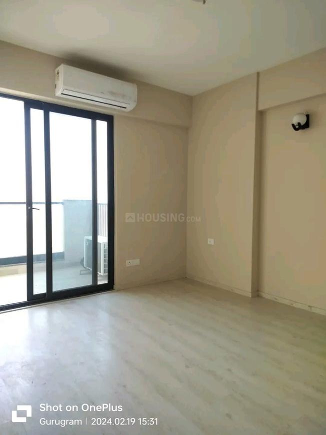 3 BHK for rent in Sector 74, Gurugram — semi-furnished — 2000 sq.ft — M3M Skywalk