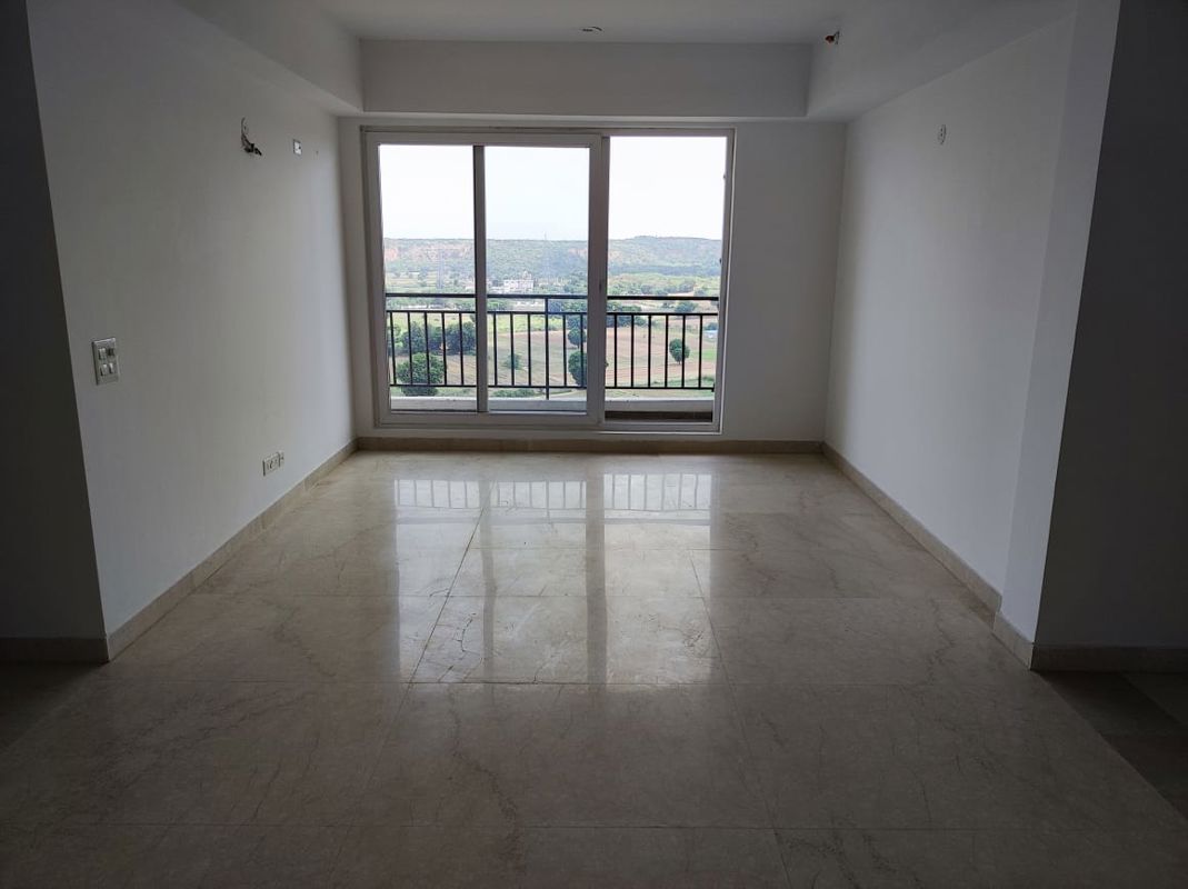 3 BHK for rent in Sector 77, Gurugram — semi-furnished — 1822 sq.ft — Umang Winter Hills Phase 2