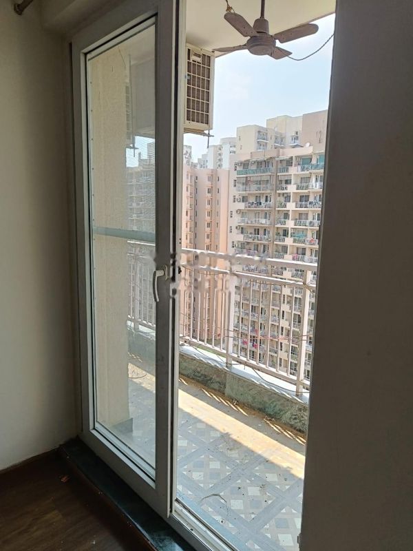 3 BHK for rent in Sector 77, Gurugram — semi-furnished — 1450 sq.ft — Emaar Palm Hills