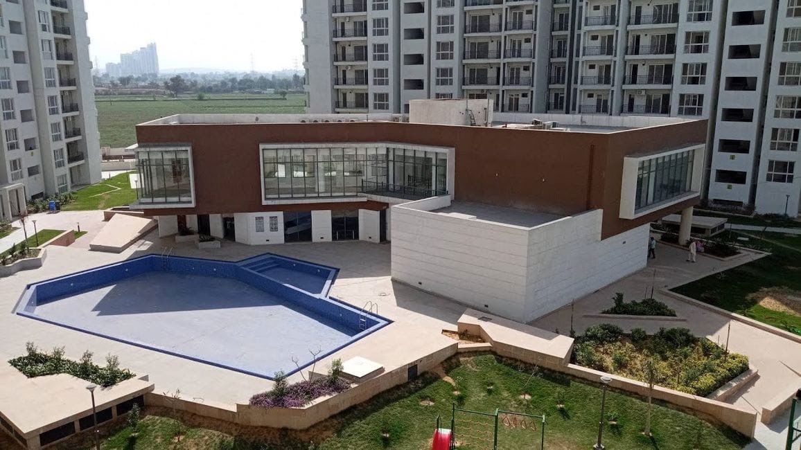 3 BHK for rent in Sector 77, Gurugram — semi-furnished — 1822 sq.ft — Umang Winter Hills