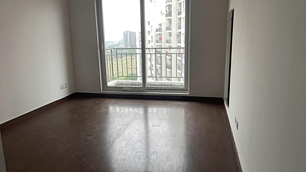 3 BHK for rent in Sector 77, Gurugram — semi-furnished — 1615 sq.ft — Umang Winter Hills