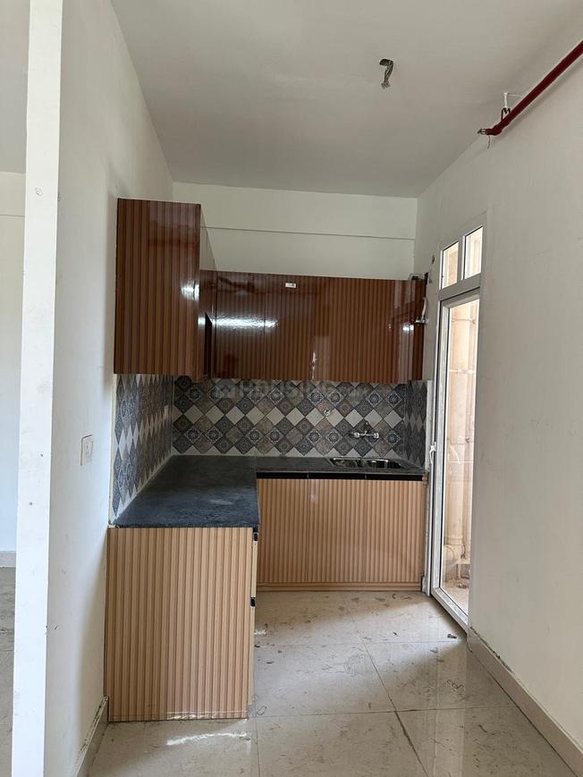 3 BHK for rent in Sector 79, Gurugram — semi-furnished — 738 sq.ft — Signature Global Golf Green