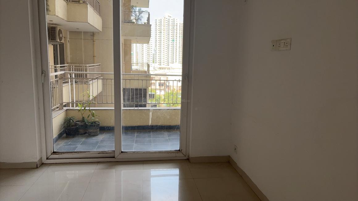3 BHK for rent in Sector 79, Gurugram — unfurnished — 700 sq.ft — Signature Global Golf Green