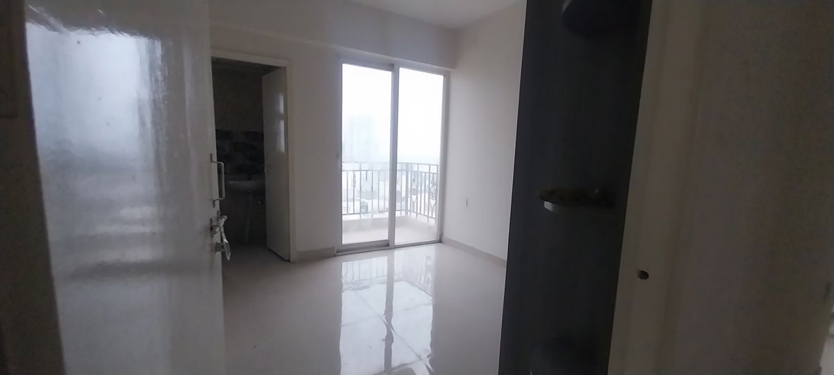 3 BHK for rent in Sector 79, Gurugram — semi-furnished — 728 sq.ft — Signature Global Golf Greens