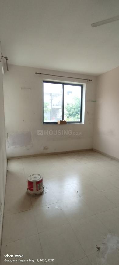 3 BHK for rent in Sector 82, Gurugram — semi-furnished — 1225 sq.ft — Vatika Primrose Floors