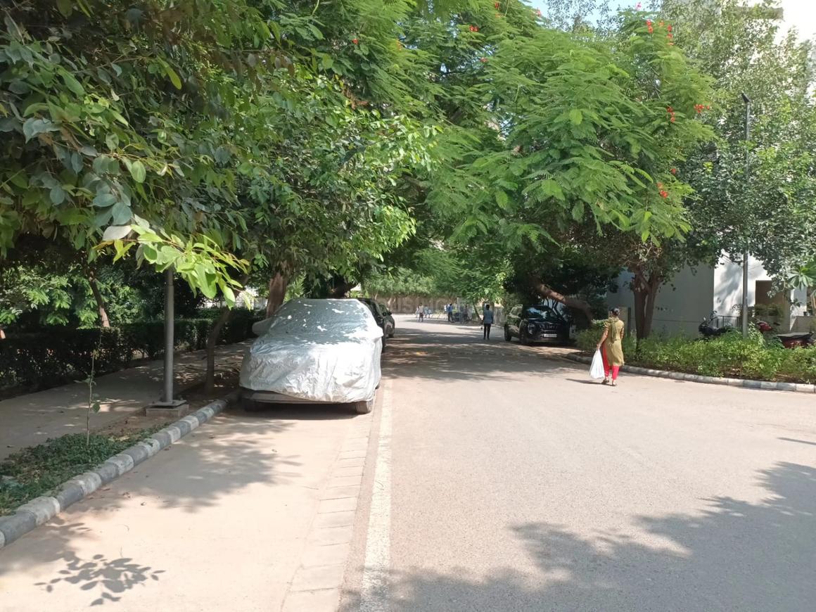 3 BHK for rent in Sector 83, Gurugram — semi-furnished — 1731 sq.ft — Vatika Iris Floors
