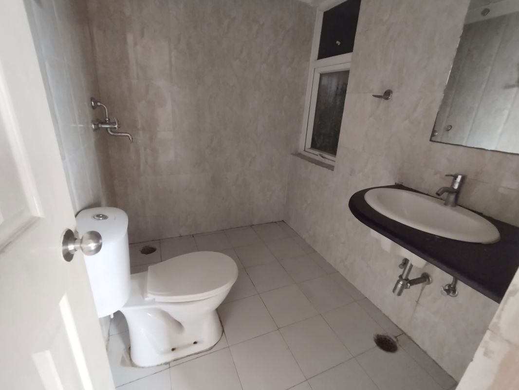 3 BHK for rent in Sector 83, Gurugram — semi-furnished — 1340 sq.ft — Mapsko Paradise