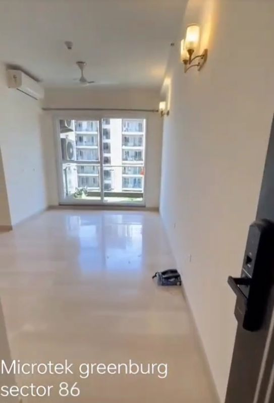 3 BHK for rent in Sector 86, Gurugram — semi-furnished — 1895 sq.ft — Microtek Greenburg