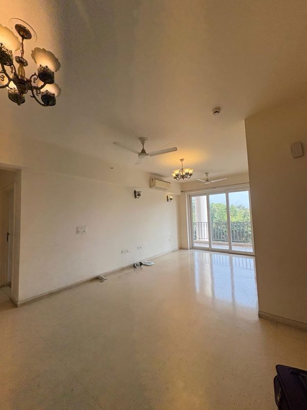 3 BHK for rent in Sector 86, Gurugram — semi-furnished — 1930 sq.ft — DLF The Skycourt