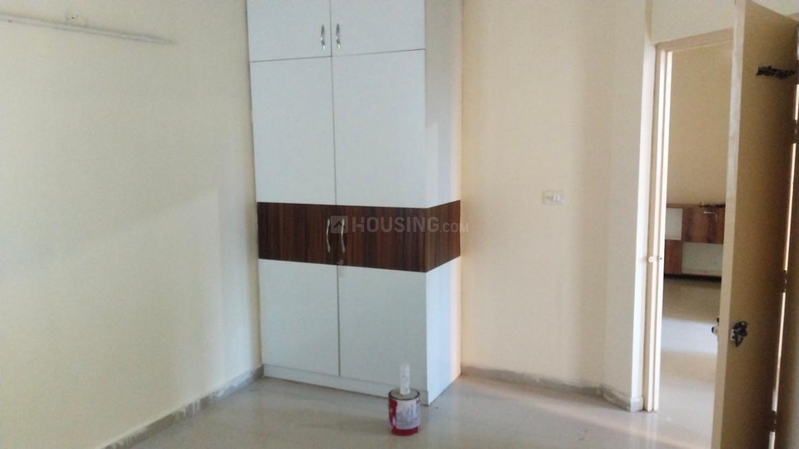3 BHK for rent in Sector 86, Gurugram — semi-furnished — 725 sq.ft — Pyramid Urban Home II Extension