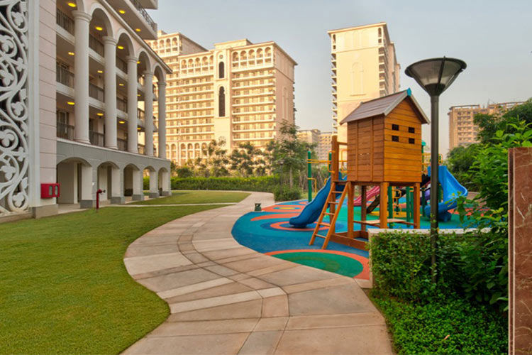 3 BHK for rent in Sector 86, Gurugram — semi-furnished — 1931 sq.ft — DLF The Skycourt