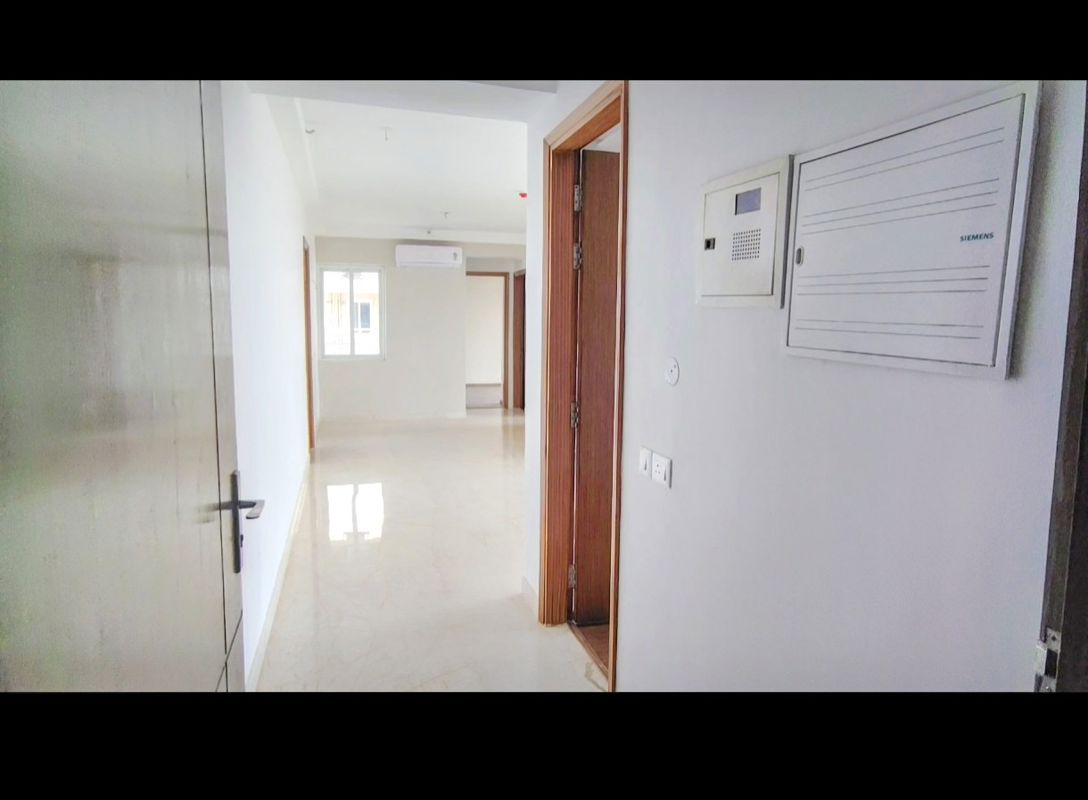 3 BHK for rent in Sector 88a, Gurugram — semi-furnished — 1910 sq.ft — The Center Court