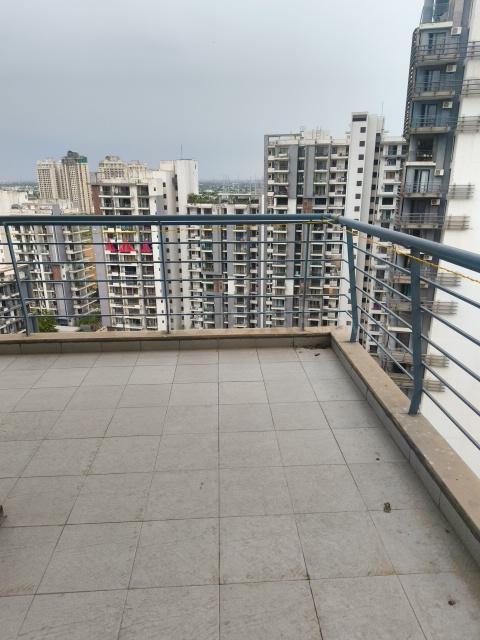 3 BHK for rent in Sector 88A, Gurugram — semi-furnished — 1600 sq.ft — Godrej Oasis