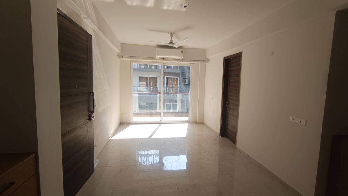 3 BHK for rent in Sector 89, Gurugram — semi-furnished — 1550 sq.ft — Smart World Gems