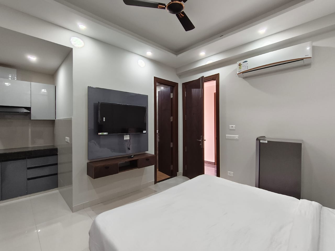 3 BHK for rent in Sector 9, Gurugram — furnished — 265 sq.ft — R Infra Flat