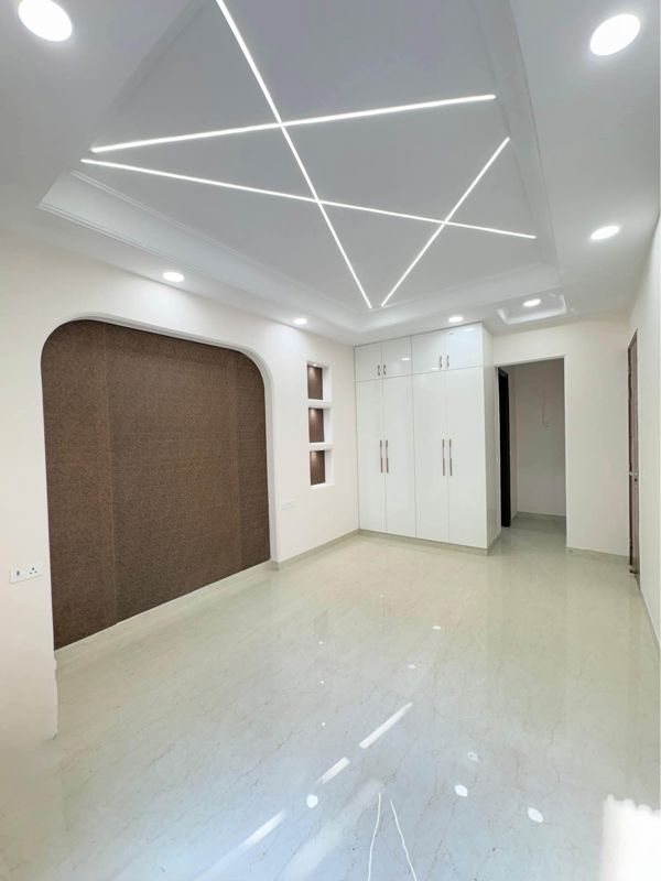 3 BHK for rent in Sector 9, Gurugram — semi-furnished — 160 sq.ft — Heritage Homes