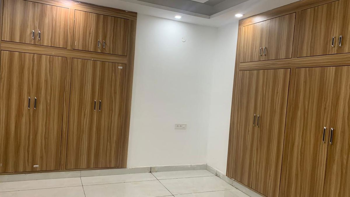 3 BHK for rent in Sector 9, Gurugram — semi-furnished — 1500 sq.ft