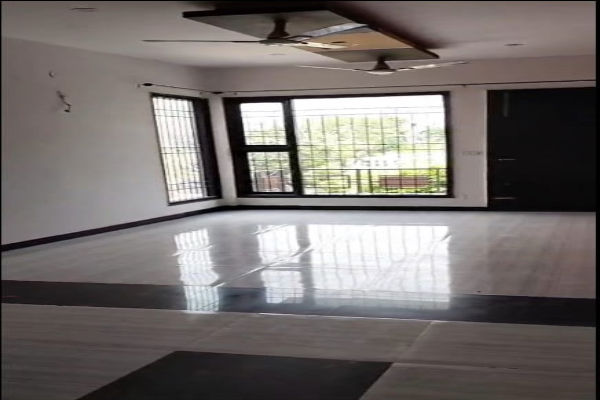 3 BHK for rent in Sector 9, Gurugram — semi-furnished — 3078 sq.ft