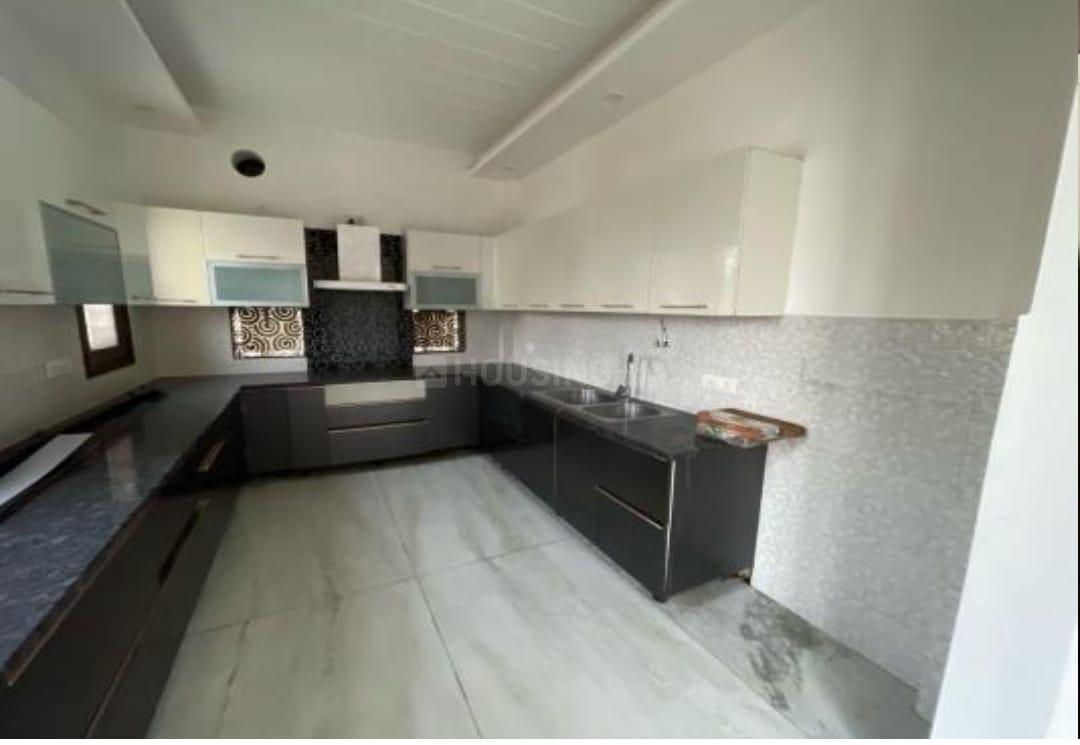 3 BHK for rent in Sector 9, Gurugram — semi-furnished — 2200 sq.ft