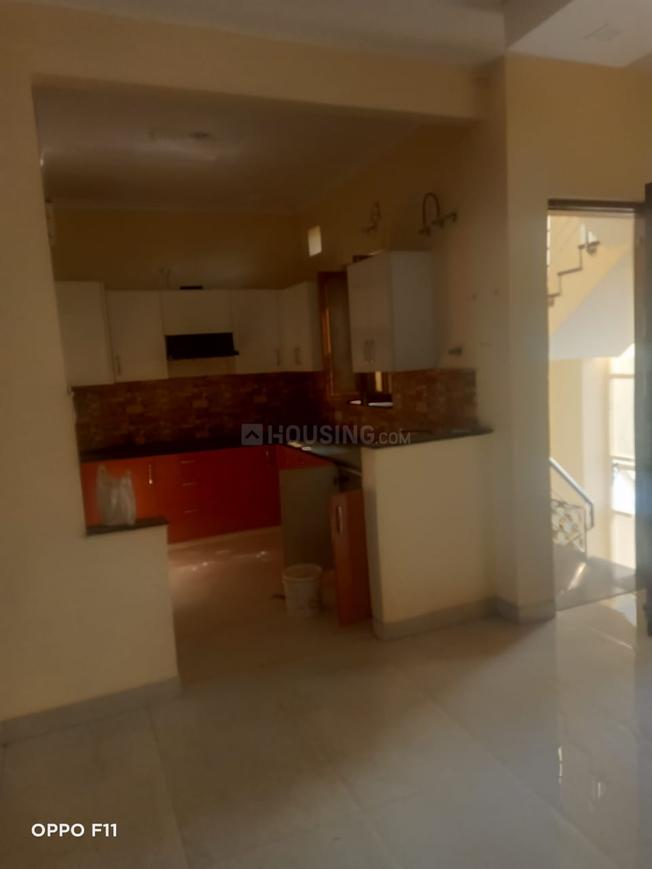 3 BHK for rent in Sector 9, Gurugram — semi-furnished — 2200 sq.ft