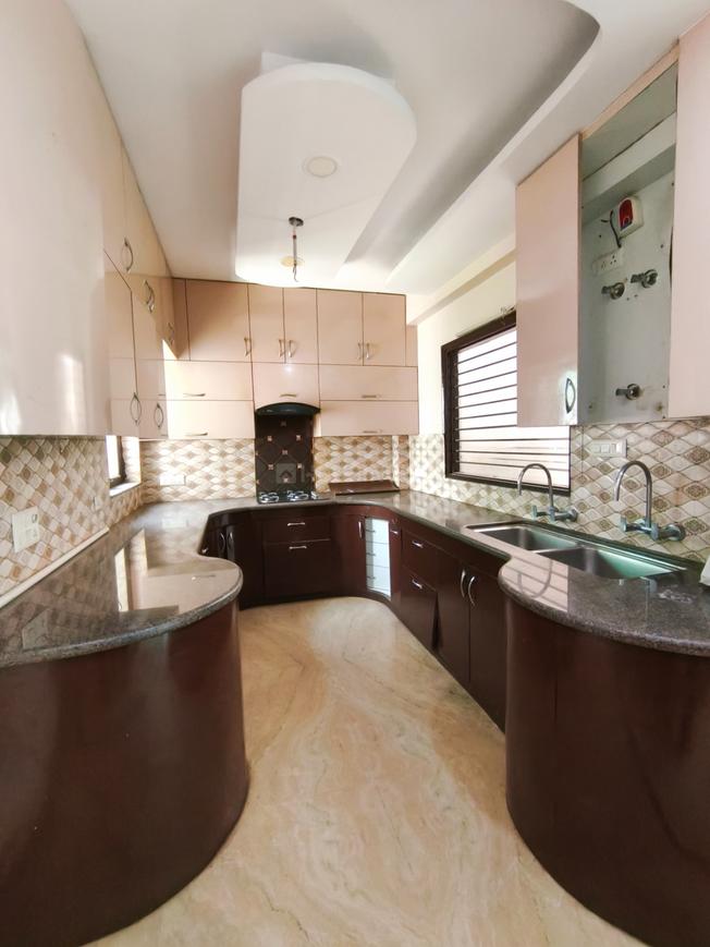 3 BHK for rent in Sector 9, Gurugram — semi-furnished — 1852 sq.ft