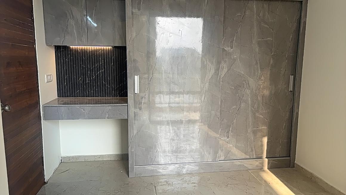 3 BHK for rent in Sector 90, Gurugram — semi-furnished — 1000 sq.ft — MRG Ultimus