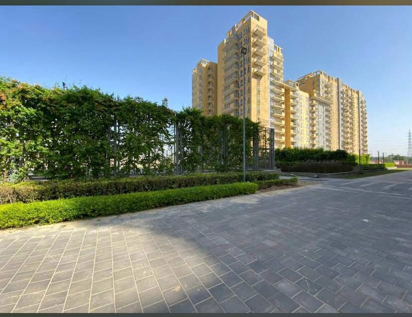 3 BHK for rent in Sector 90, Gurugram — semi-furnished — 1900 sq.ft — DLF New Town Heights I