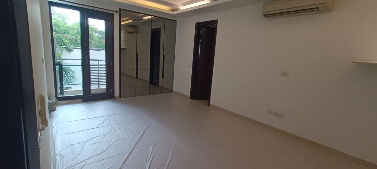 3 BHK for rent in Sector 92, Gurugram — semi-furnished — 1500 sq.ft — Raheja Sampada