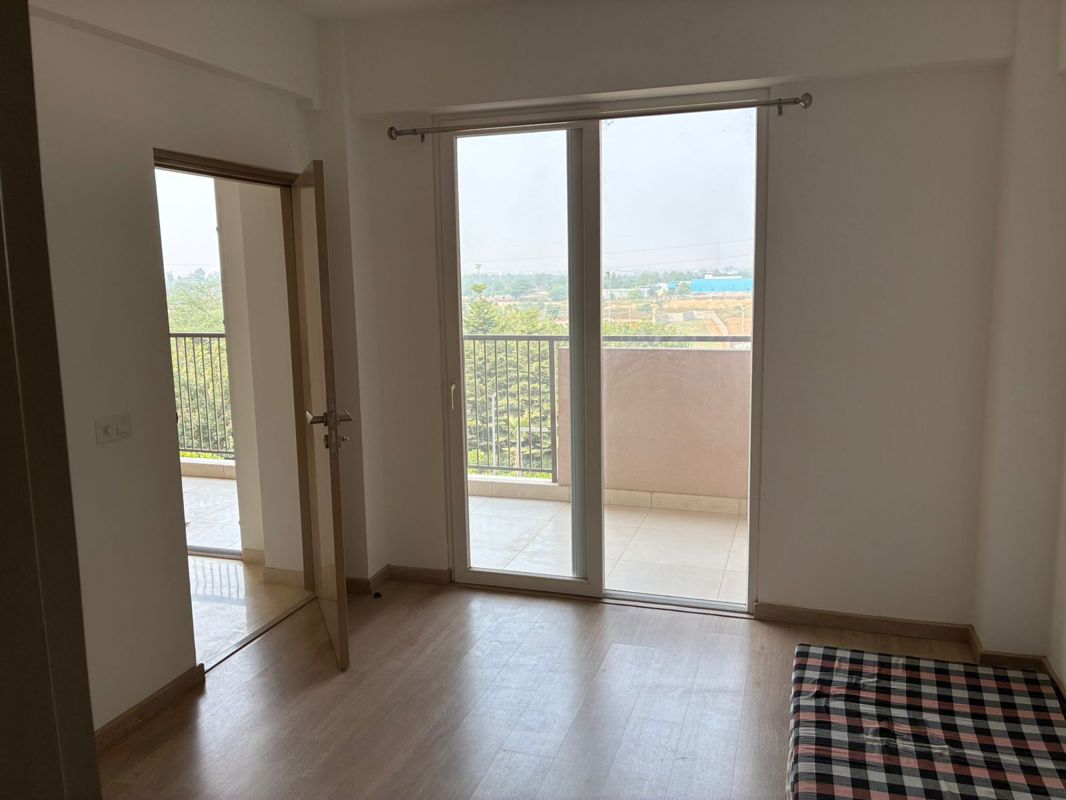 3 BHK for rent in Sector 93, Gurugram — semi-furnished — 1600 sq.ft — DLF Gardencity Enclave