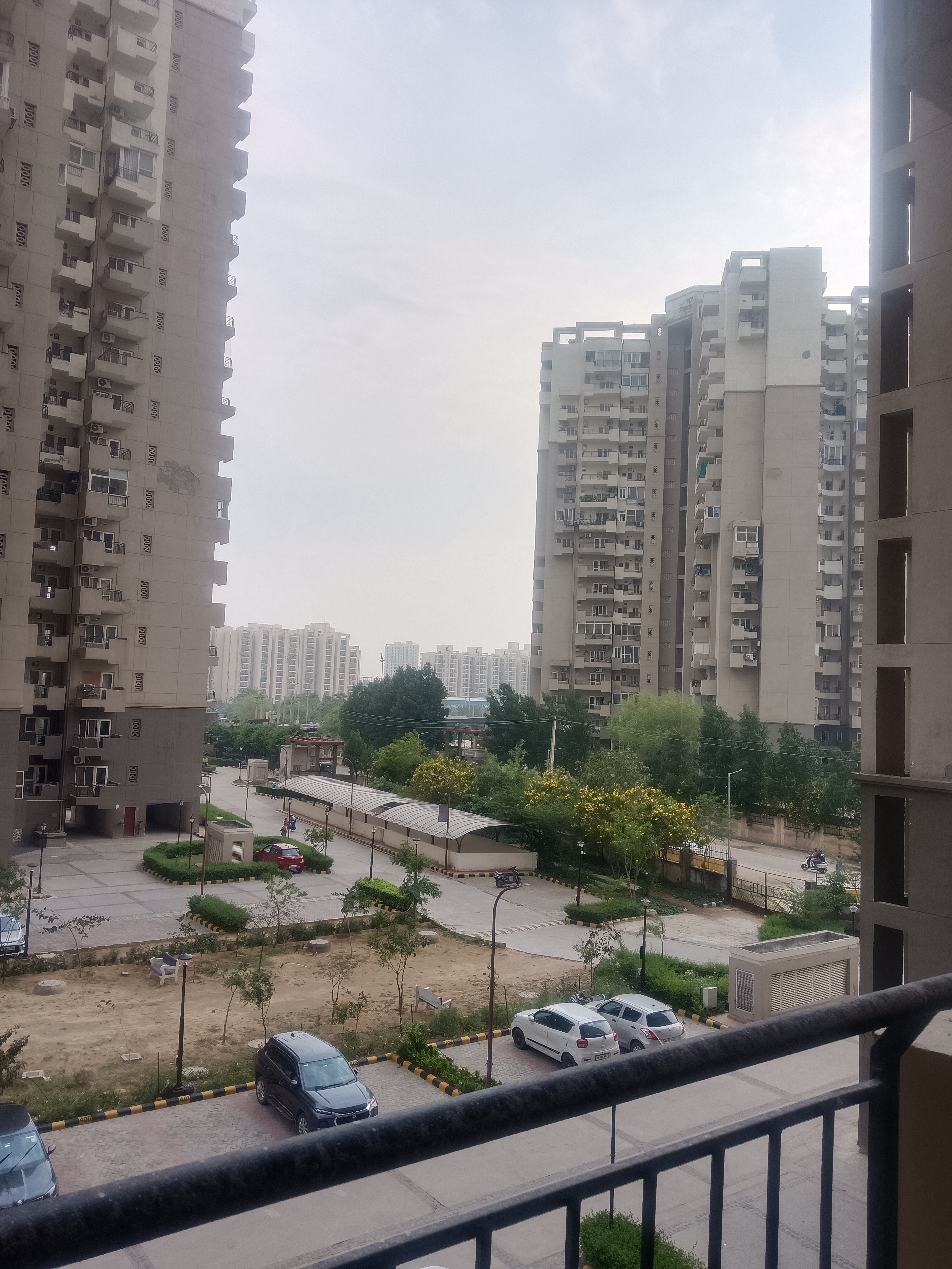 3 BHK for rent in Sector 95, Gurugram — semi-furnished — 1750 sq.ft — AWHO Shanti Vihar