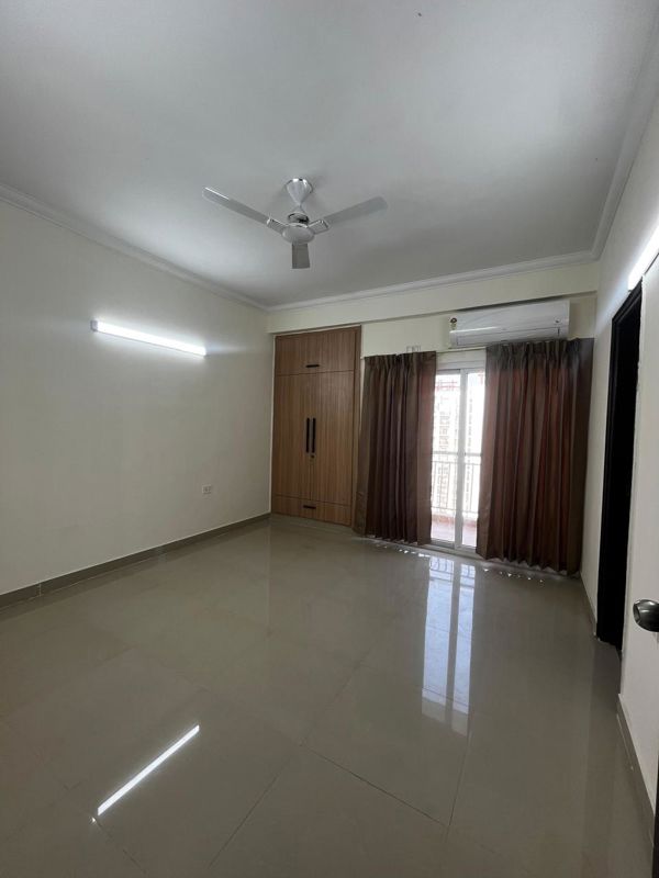 3 BHK for rent in Sector 95, Gurugram — semi-furnished — 1500 sq.ft — Sidhartha NCR Green