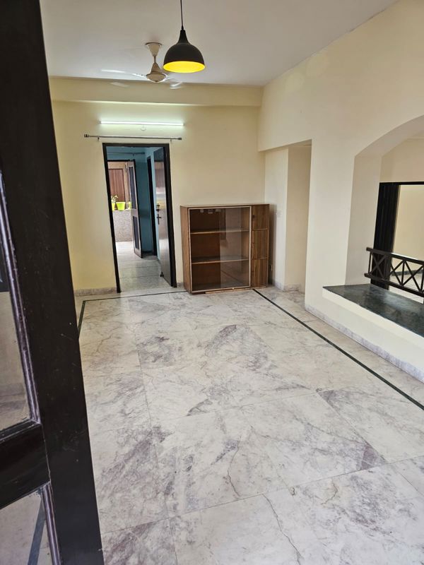 3 BHK for rent in Sector 9a, Gurugram — semi-furnished — 1800 sq.ft — Jammu and Kashmir Bank Employees CGH