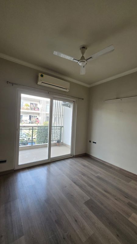 3 BHK for rent in Sohna Sector 33, Gurugram — semi-furnished — 180 sq.ft — Central Park Cerise Suites
