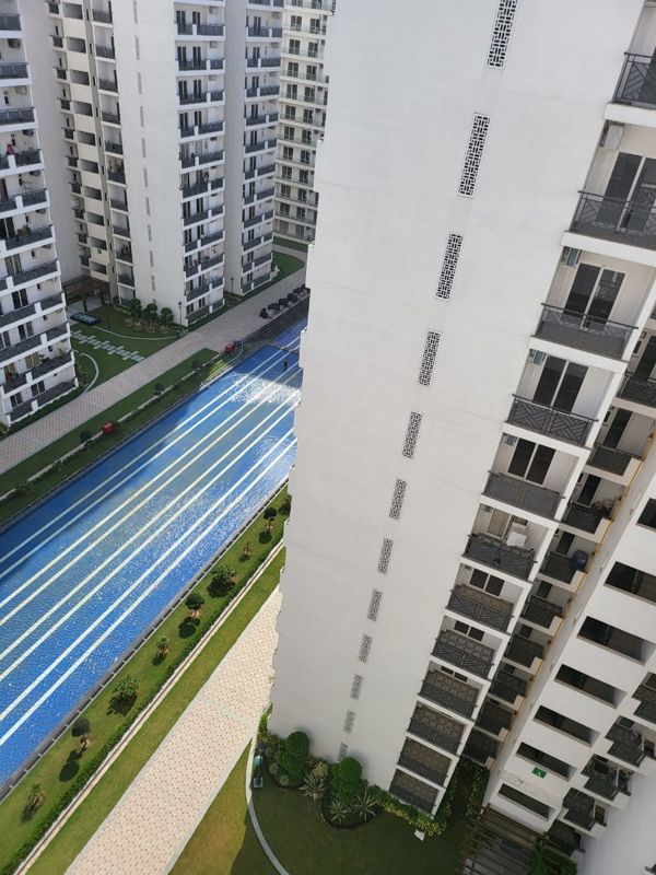 3 BHK for rent in Sohna Sector 33, Gurugram — semi-furnished — 915 sq.ft — Central Park Flower Valley Aqua Front Towers