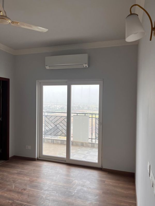 3 BHK for rent in Sohna Sector 33, Gurugram — semi-furnished — 1789 sq.ft — Central Park Flower Valley Aqua Front Towers