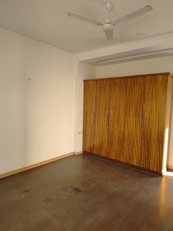 3 BHK for rent in Sohna Sector 35, Gurugram — semi-furnished — 1500 sq.ft — NKV Golden Avenue