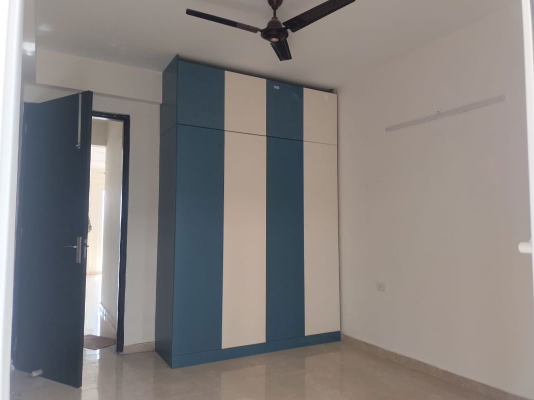 3 BHK for rent in Sohna Sector 36, Gurugram — semi-furnished — 1120 sq.ft — Signature Global Park 4 and 5