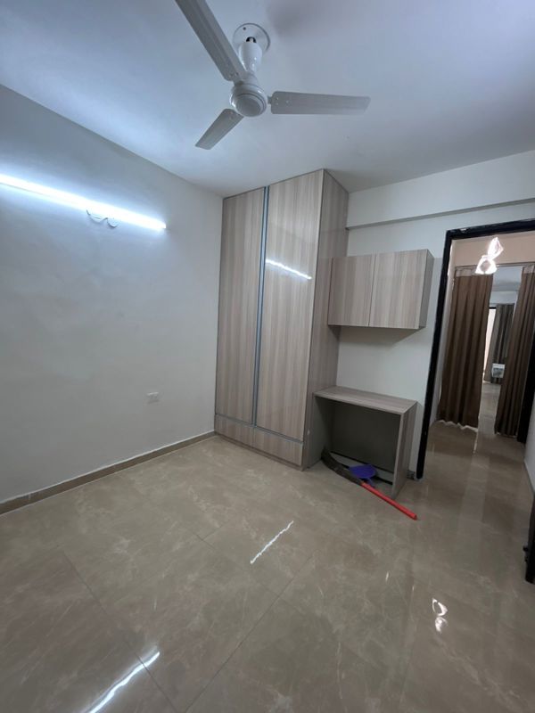 3 BHK for rent in Sohna Sector 36, Gurugram — semi-furnished — 1120 sq.ft — Signature Global Park 4 and 5