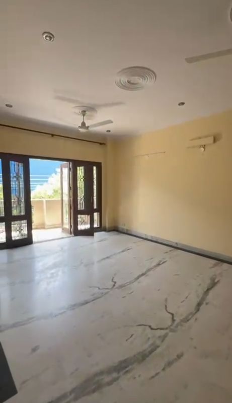 3 BHK for rent in South City 1, Gurugram — semi-furnished — 3240 sq.ft
