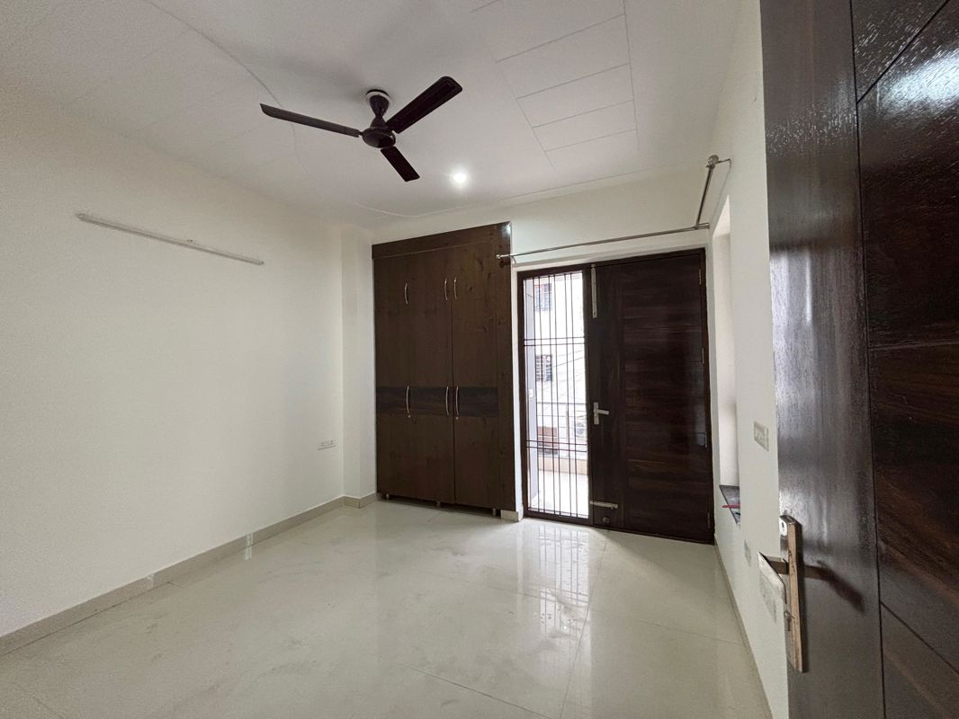 3 BHK for rent in South City 1, Gurugram — semi-furnished — 2450 sq.ft