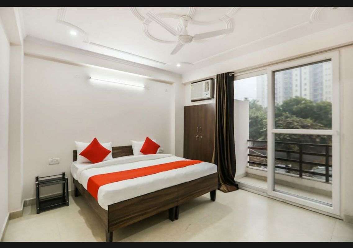 3 BHK for rent in Sushant Lok I, Gurugram — furnished — 240 sq.ft
