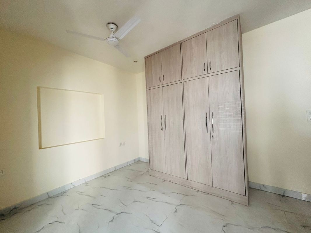 3 BHK for rent in Sushant Lok I, Gurugram — semi-furnished — 170 sq.ft